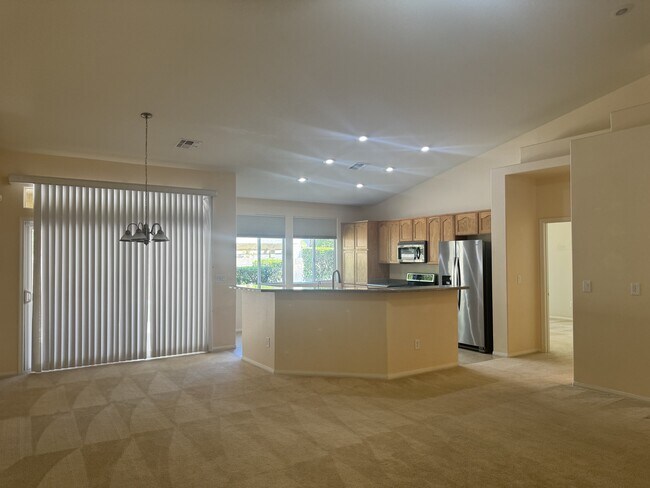 Building Photo - 9256 Blue Flax Pl