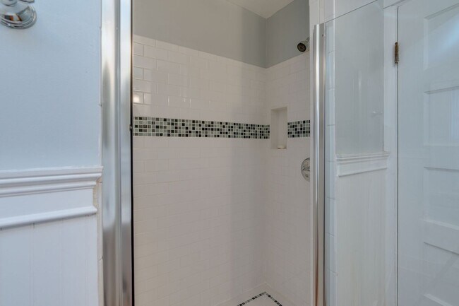 Building Photo - West Ghent