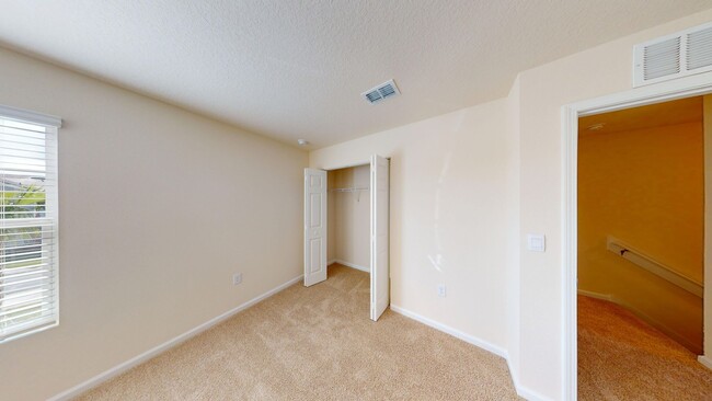 Building Photo - 3 BR/ 2.5 Bath TOWNHOME- Waterford Lakes!  ** COMING SOON **