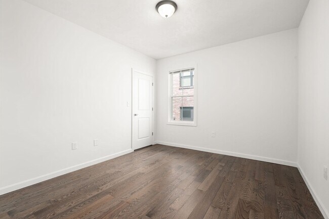 Building Photo - 599 Broadway