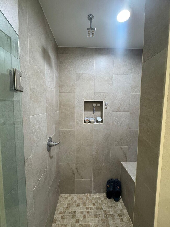 Building Photo - 504 Graneros Ave