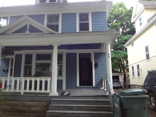 Building Photo - 93-97 Holbrooke St