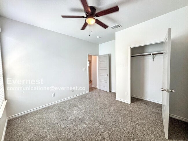 Building Photo - 8507 Glade Dr