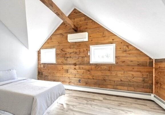 Building Photo - 106 Goodridge St