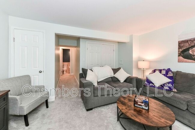 Building Photo - 1661 Fieldthorn Dr