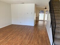 Building Photo - BEAUTIFUL 2STORY 2BD 1.5BA TOWNHOME STYLE UNIT