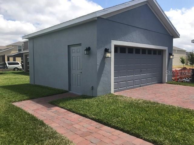 Building Photo - 15061 Evergreen Oak Loop
