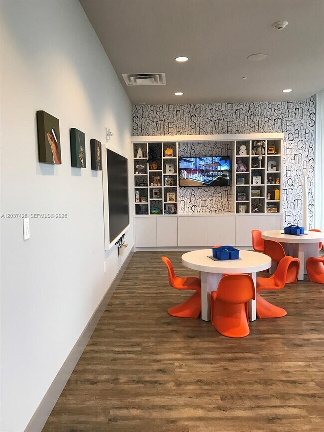 Building Photo - 5300 NW 85th Ave
