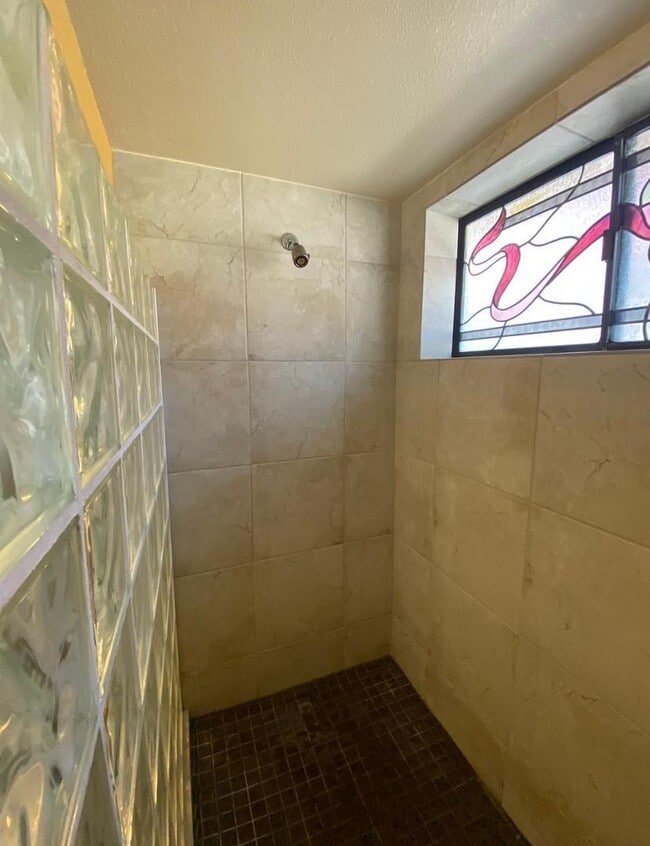 Building Photo - 721 N Mallard St