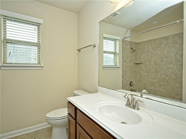 Building Photo - Excellent one story home available in Falc...