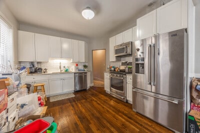 Building Photo - 3022 N Avers Ave