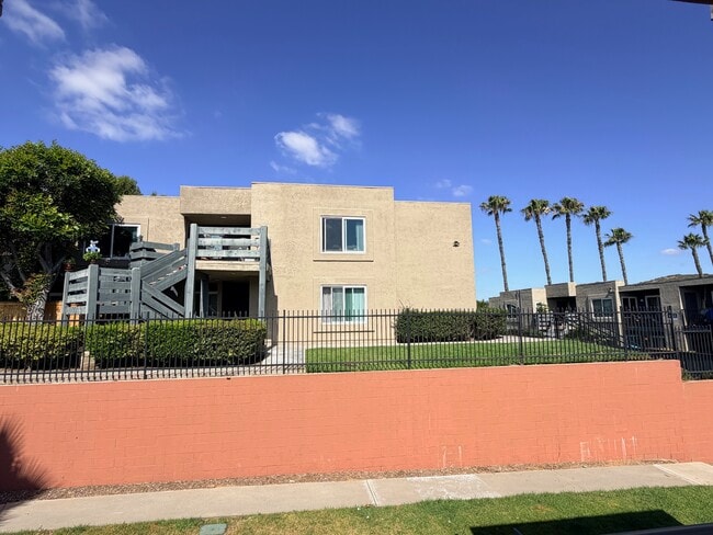 Building Photo - 433 Autumn Dr