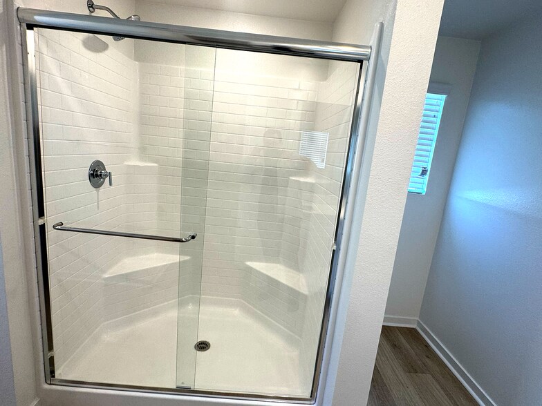 Master Bathroom - 2288 Panama Dr