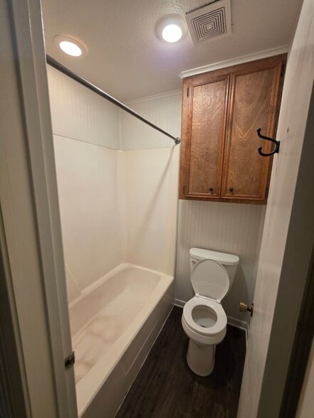 Building Photo - 4207 Woodcrest Dr