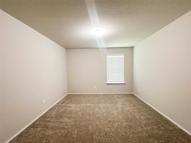 Building Photo - 1807 Brady Shores Dr