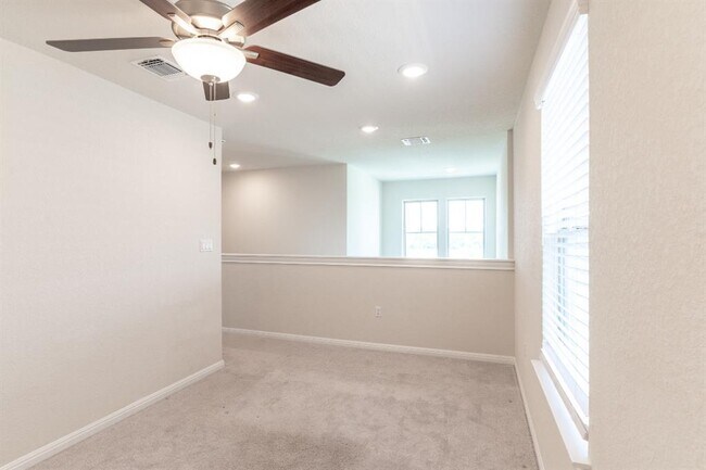 Building Photo - 6802 Pleasanton Pkwy