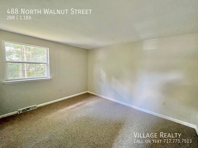 Building Photo - 488 N Walnut St