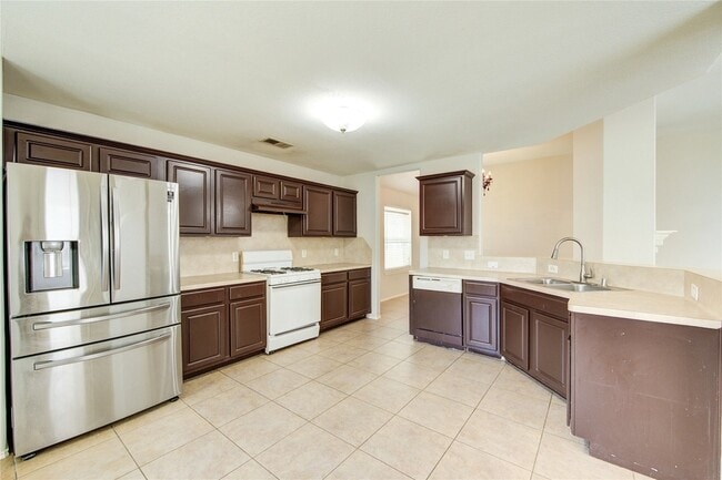 Building Photo - 19814 Lindenfield Pl