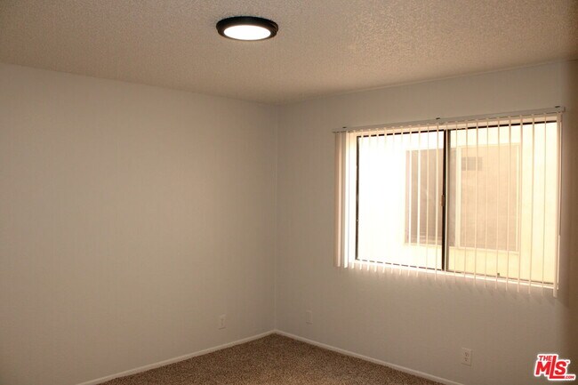 Building Photo - 12100 Birch Ave