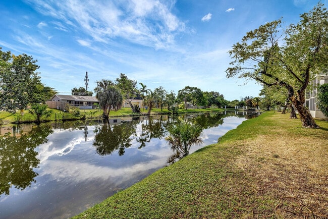 Building Photo - 4310 NW 12th Ct