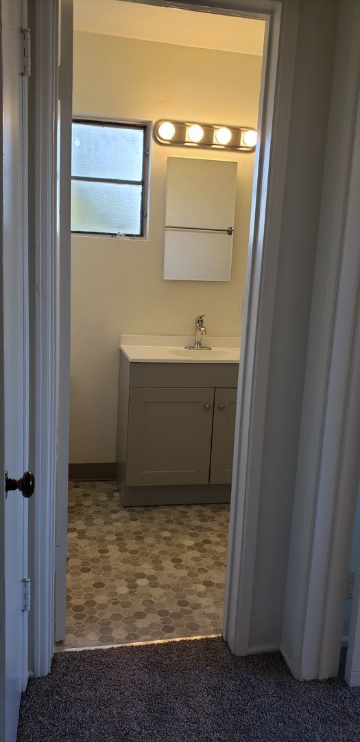 Building Photo - Cul de Sac living on large lot in El Cerrito Heights