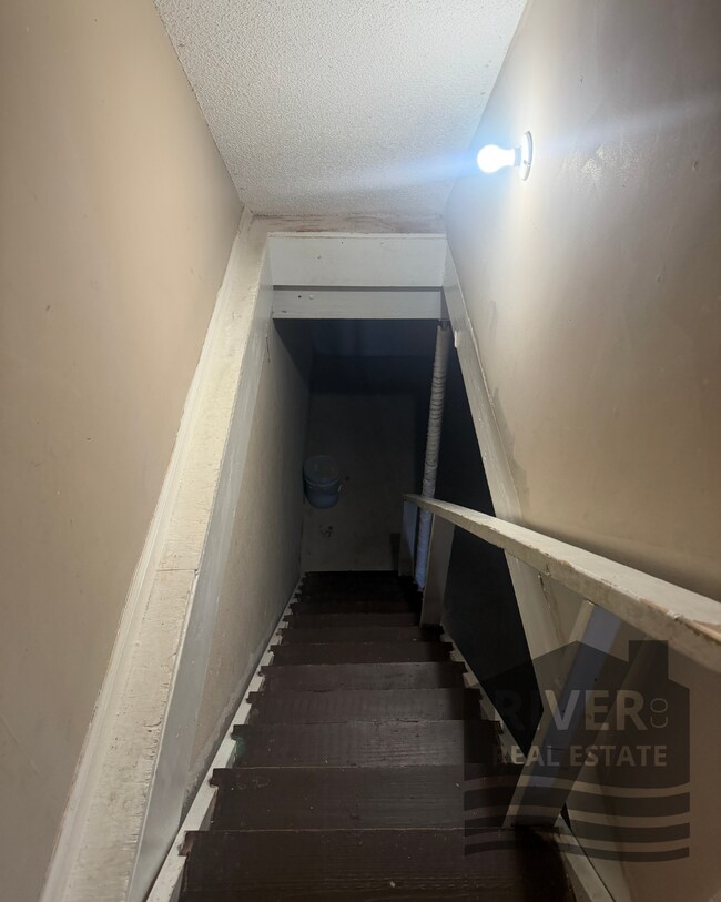 Building Photo - 212 Woodcastle Dr