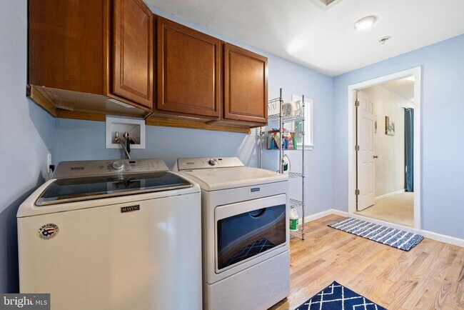 Building Photo - 4301 Mountain View Dr