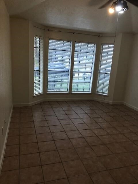 Building Photo - 18119 Twin Creek Dr