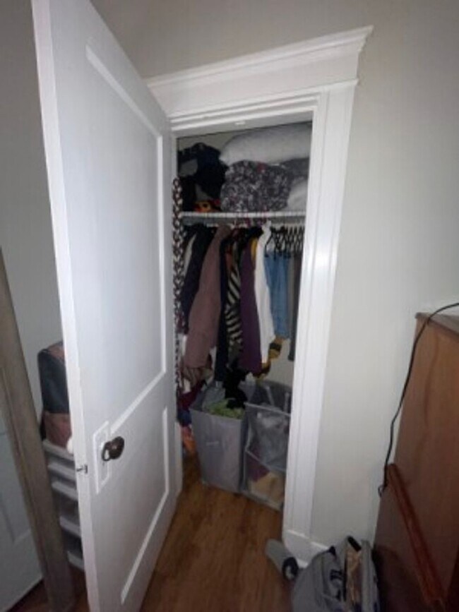 Building Photo - Allston 2 bedroom apartment - Available 6/1