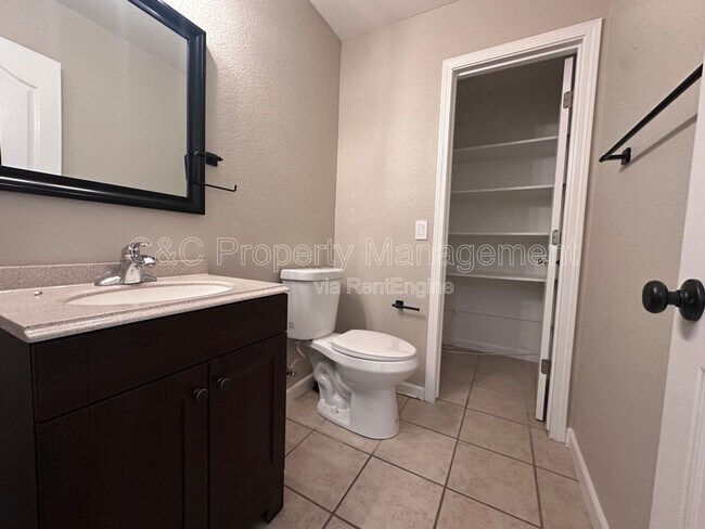 Building Photo - 200 Eastbrook Way