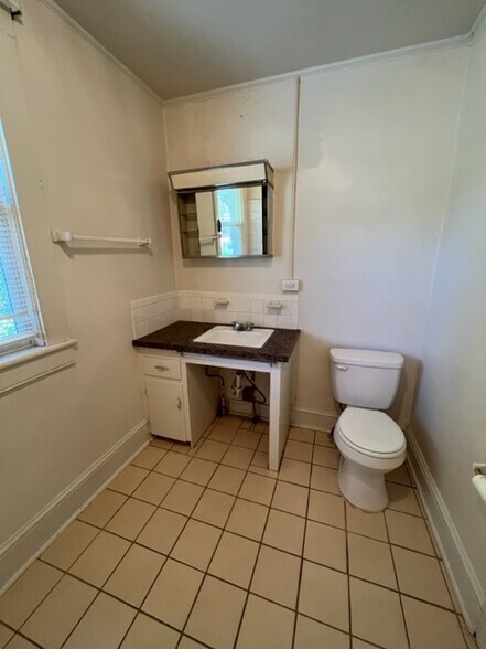 Building Photo - 1425 W Academy St