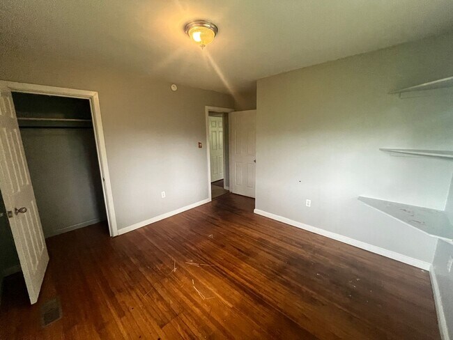 Building Photo - Nuce 3 br. Home for rent near LR Air Force base