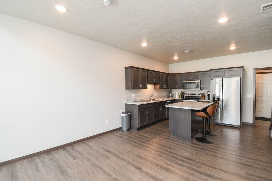 Building Photo - 6120 S Alki Pl