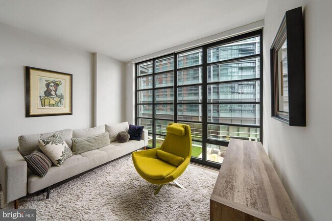 Building Photo - 45 Sutton Square SW