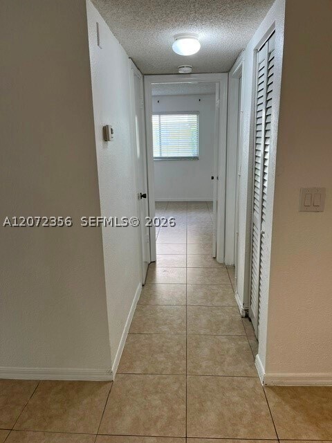 Building Photo - 643 Vista Isles Dr
