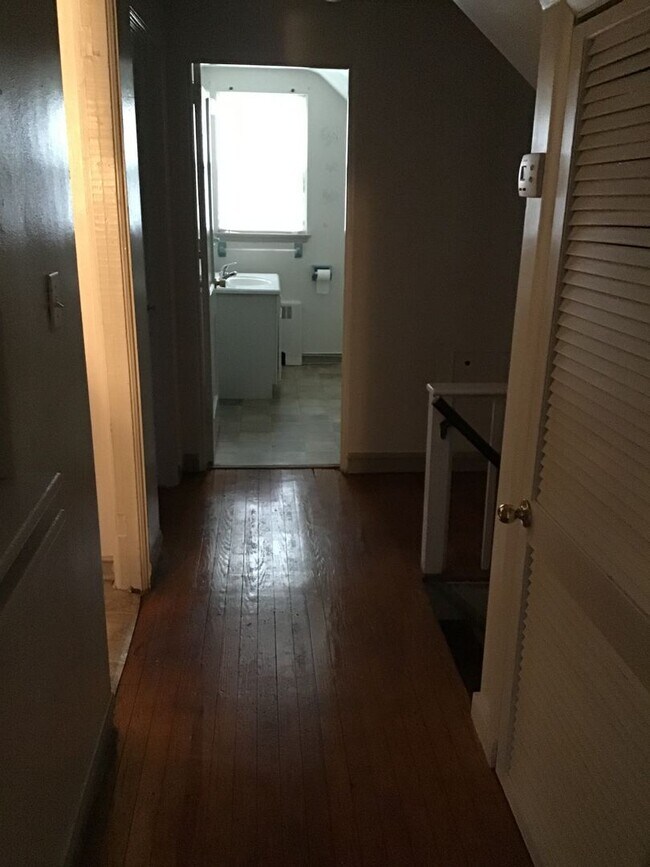 Building Photo - 1550 E Bayview Blvd