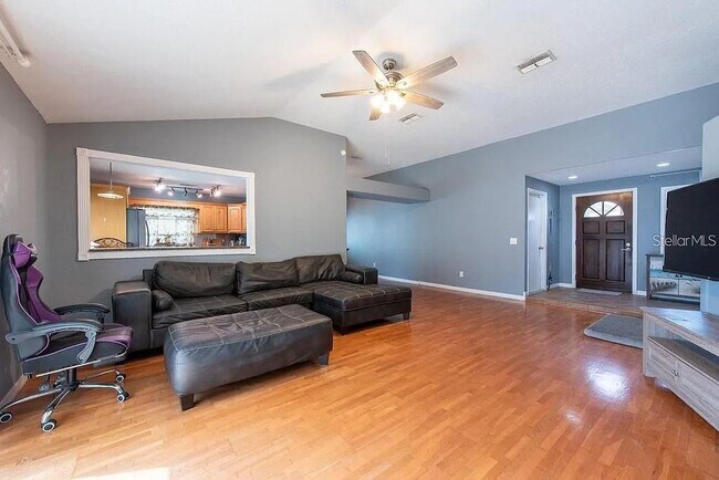 Building Photo - 9415 Pebble Glen Ave