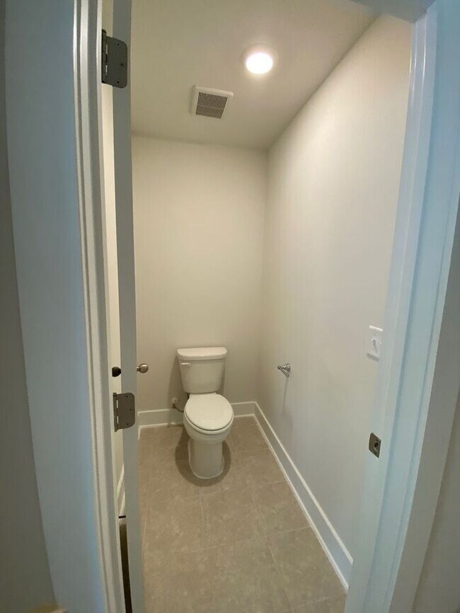 Building Photo - **Coming Soon! **Gorgeous and spacious!