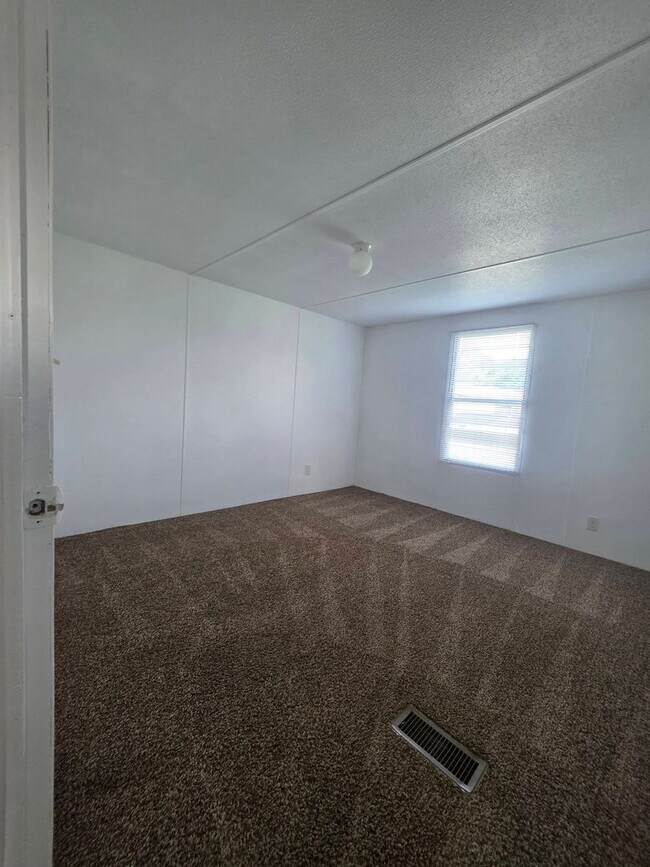 Building Photo - 801 Trollingwood-Hawfields Rd. lot 91