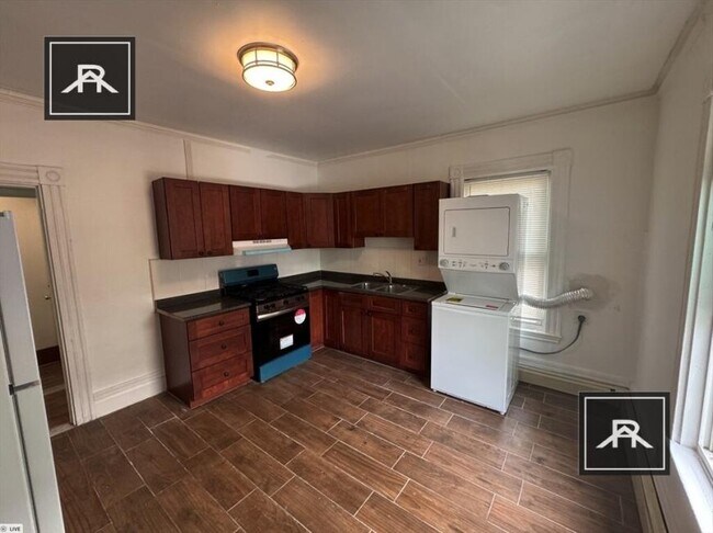 Building Photo - 4 bedroom in Allston MA 02134
