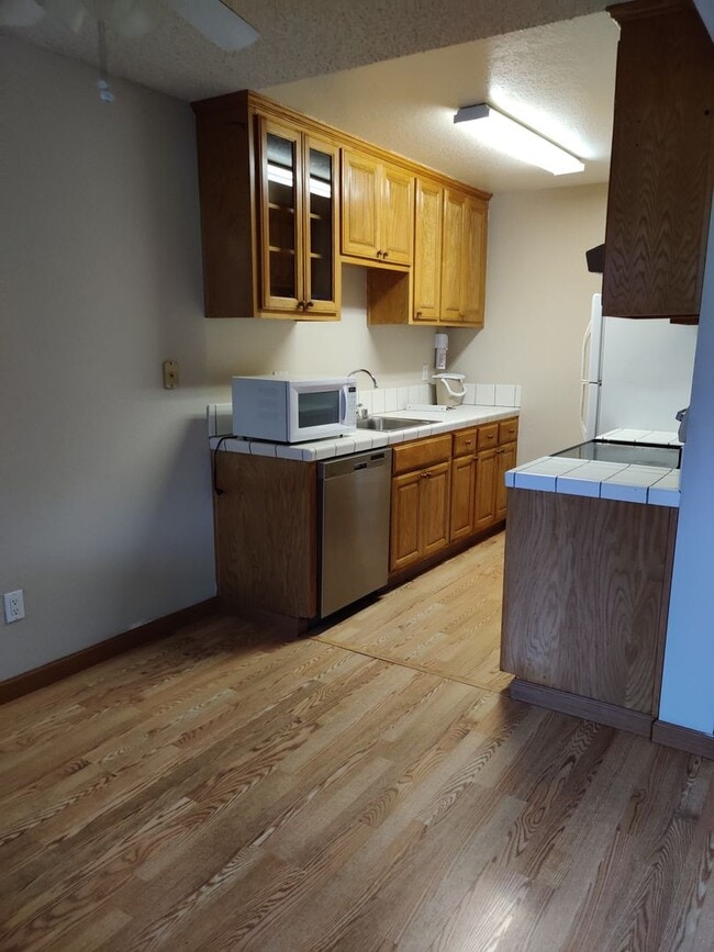 Building Photo - Beautiful Condo South Fremont Community - ...