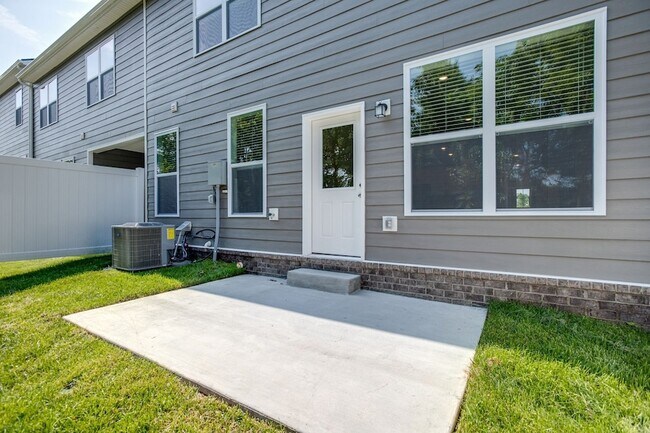 Building Photo - 2018 Township Dr