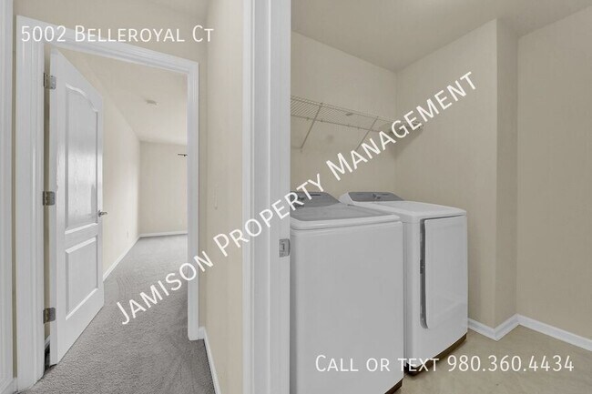 Building Photo - 5002 Belleroyal Ct