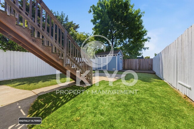 Building Photo - 1123 30th St