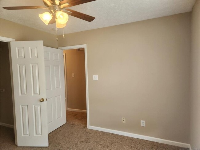 Building Photo - 812 Joan Ln