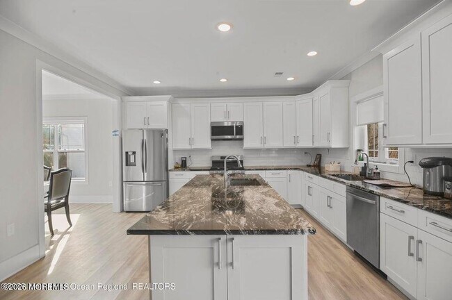 Building Photo - 192 Willow Dr