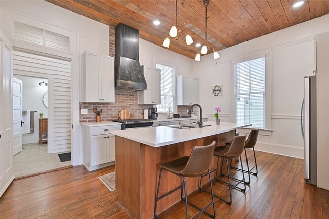 Building Photo - 1808 Avenue K