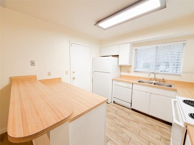 Building Photo - 10319 Matchlock Dr