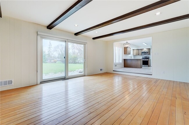 Building Photo - 399 French Rd