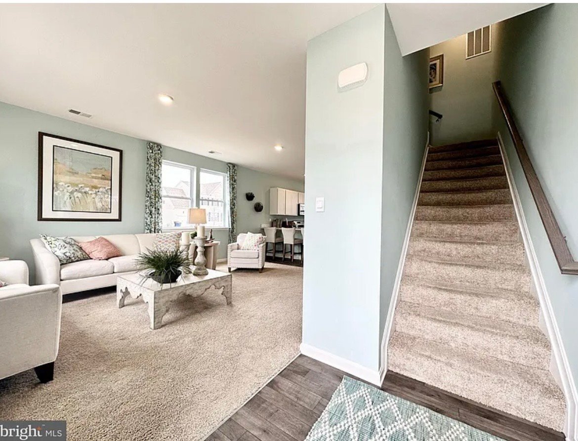 Building Photo - 525 Little Eden Wy